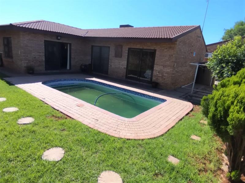 3 Bedroom Property for Sale in Royldene Northern Cape